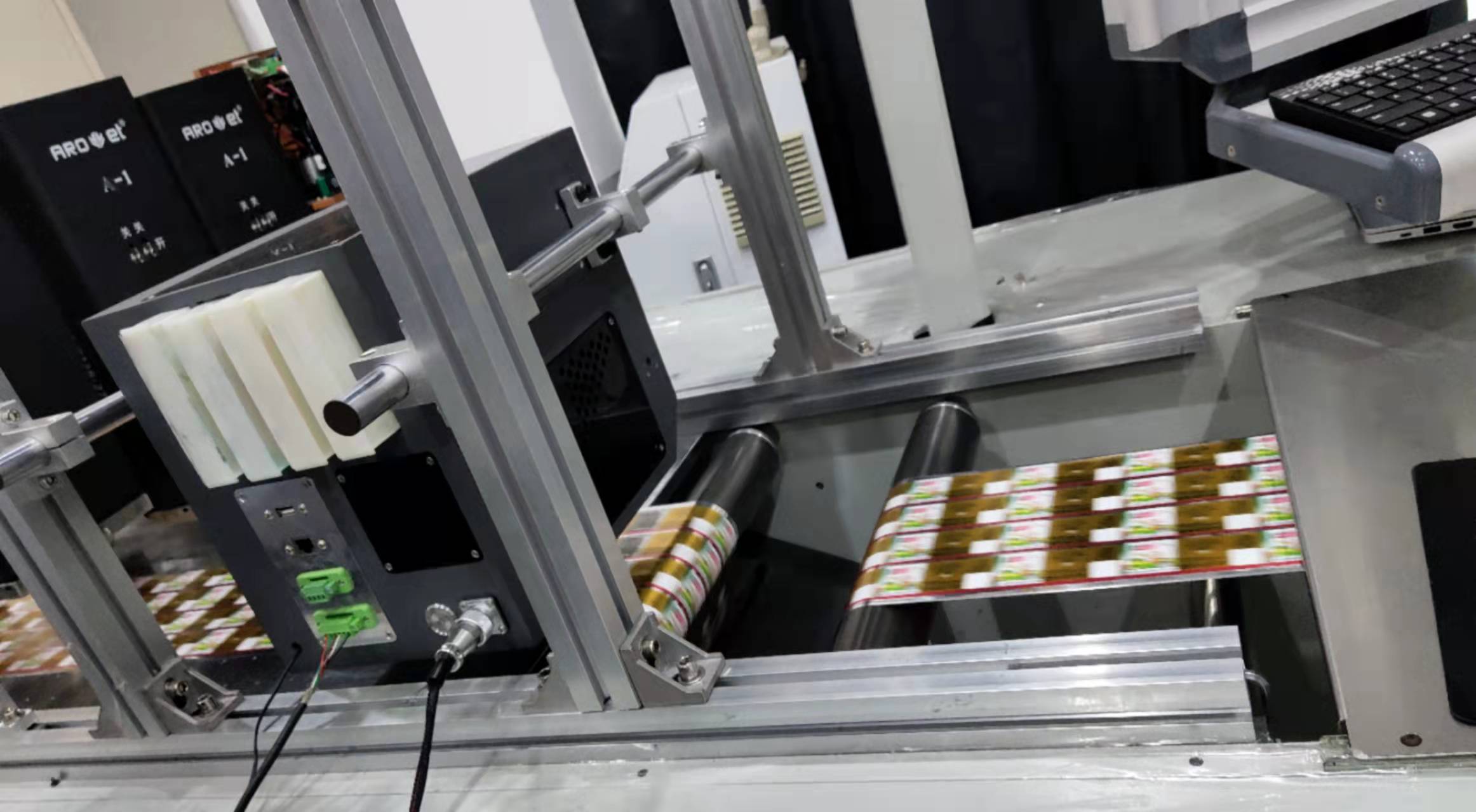 喷码知识：喷码机是干什么的？