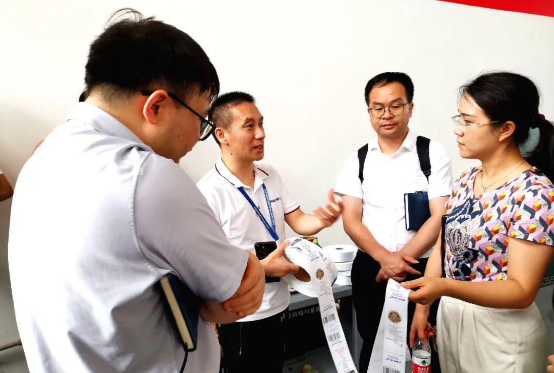 迎接汉中松山湖科教局辅导来我司工厂视察，领导工作！